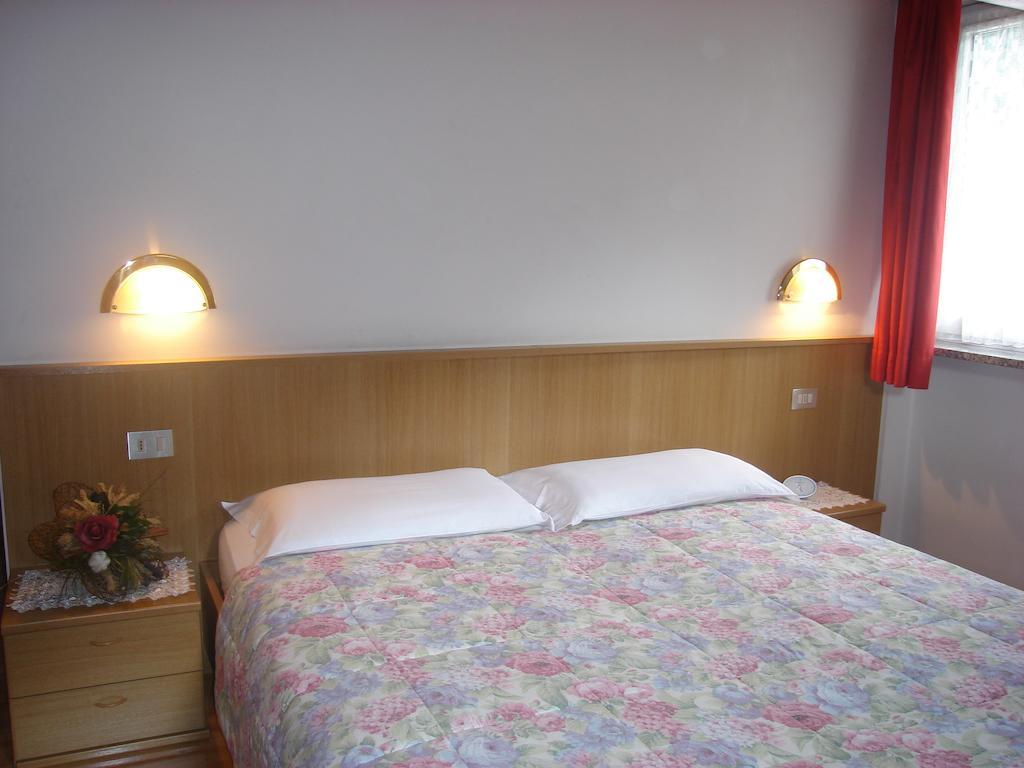 Appartamenti Villa Maria Canazei Szoba fotó